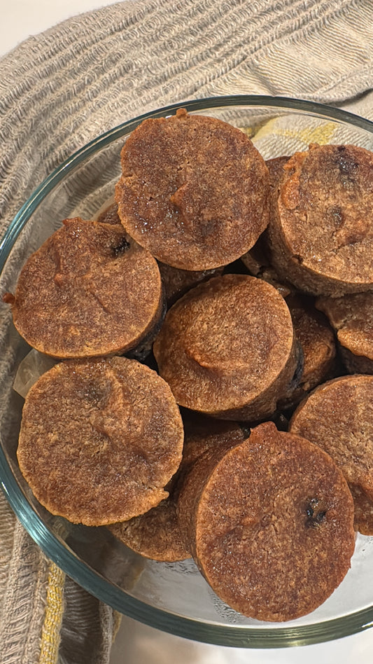Mini almond flour blueberry date muffins (10)